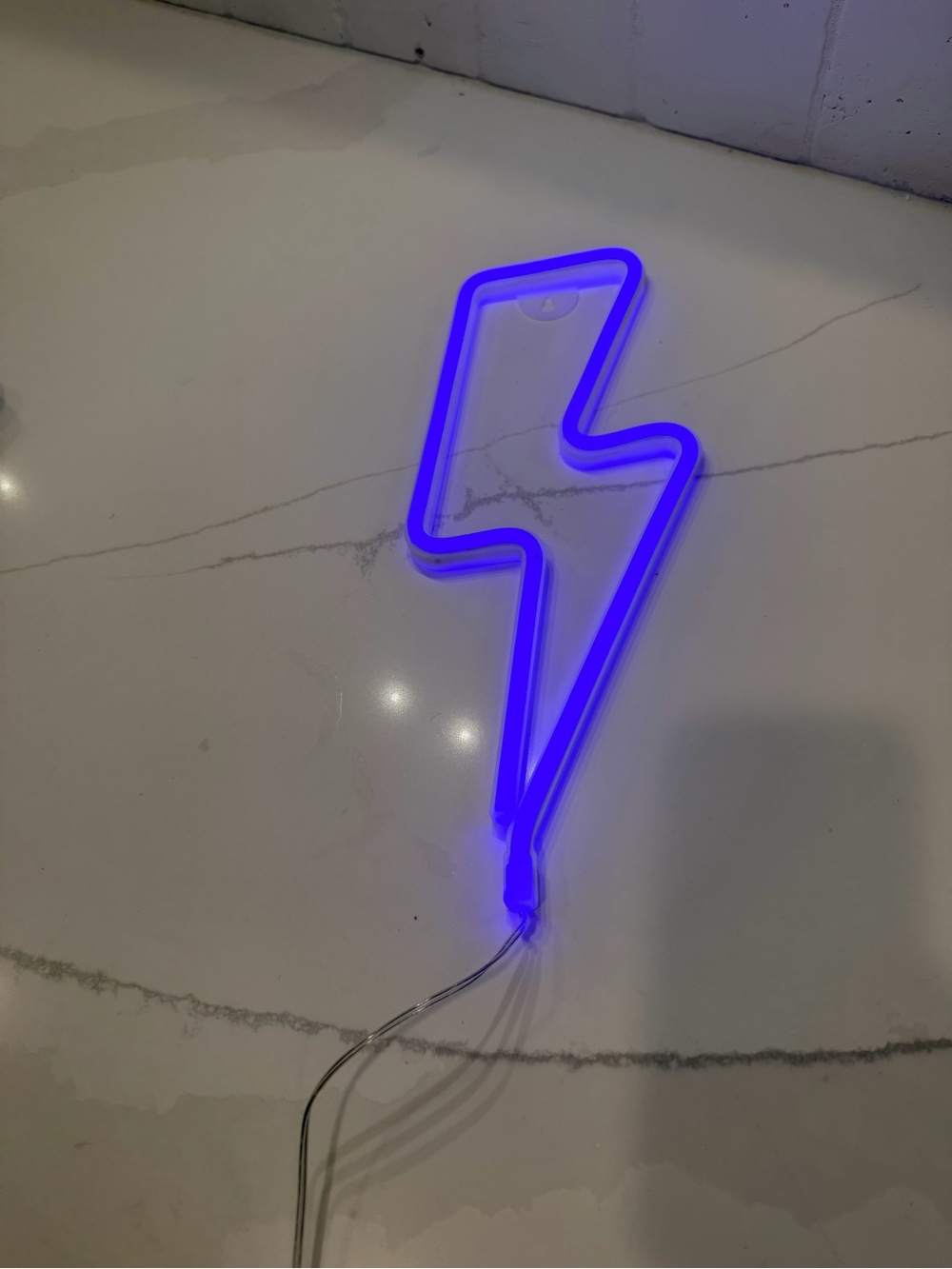 Lightenings bolt neon sign plug in USB
